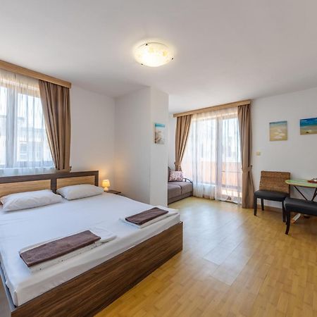 Supreme Beach Apartments Balchik Eksteriør billede